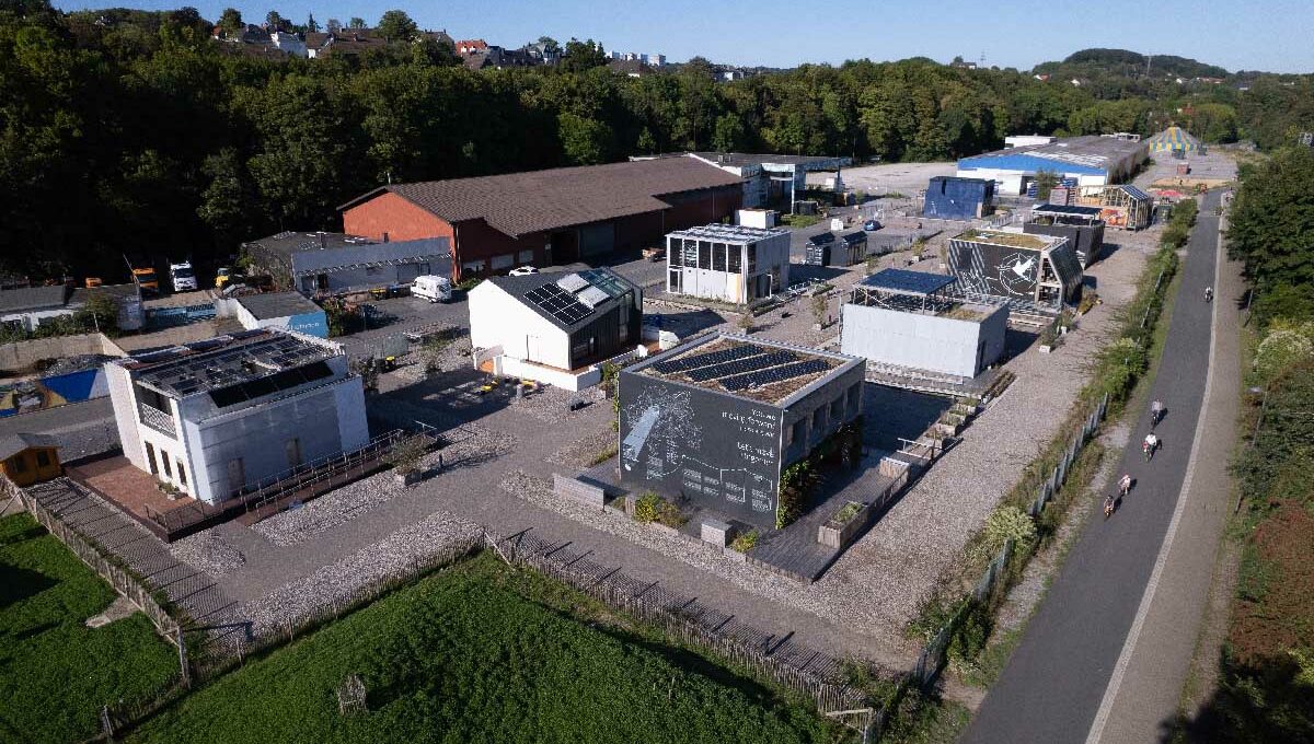 Blick von oben auf den Utopiastadt Campus mit Häusern des Living Lab NRW